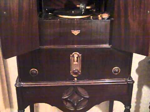 HERB WIEDOEFT DALLAS - DEEP ELM - ROARING 20'S VICTROLA RADIOLA.MP4