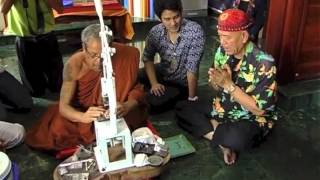 FOOTAGE OF KRUBA KRISSANA PUMPING NUM RERK AMULETS