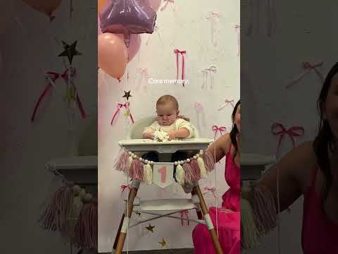 This is your sign to not do a smash cake and just get a cupcake,.. Poprushusa 💓 #poprushusa