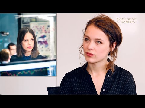 "Bad Banks"-Star Paula Beer im Interview