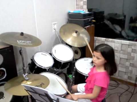 Hanna's drum lesson #2