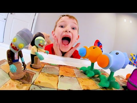 FATHER SON ZOMBIE ATTACK! / Plants vs Zombies Toys!