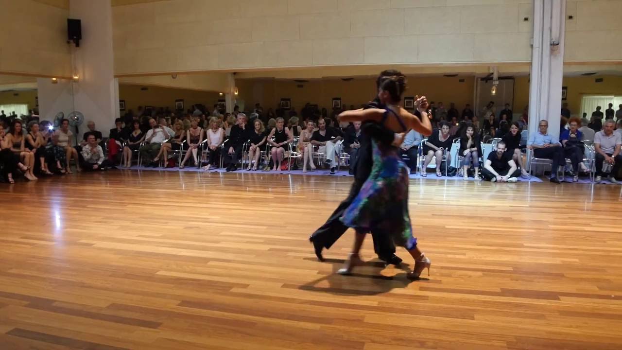 Sebastian Achaval y Roxana Suarez - La Esquina