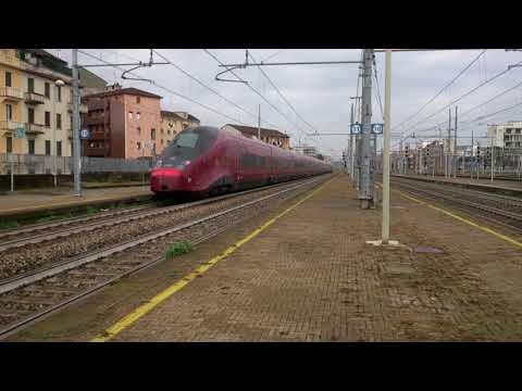 Transito treno Italo 9974 Napoli C.le - Milano C.le alla stazione di Milano Lambrate