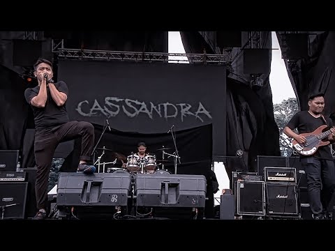 CASSANDRA - Levitate (Live)