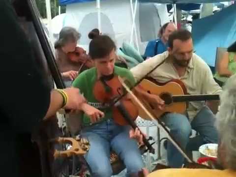 Clifftop 2011 - Rabbit in a Pea Patch - Tricia Spencer Geoff Seitz Claudia K Barb Zavon