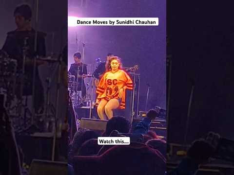 Amazing dance moves by Sunidhi Chauhan#sunidhichauhan #live #performance #shorts #music #dance #song