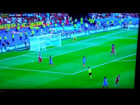 Quaresma headlocks Koscielny Euros 2016 UFC