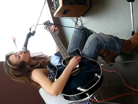 Calipso Chaos (Laura Avallone)_Piove @ Cosmoprof Bologna 2010