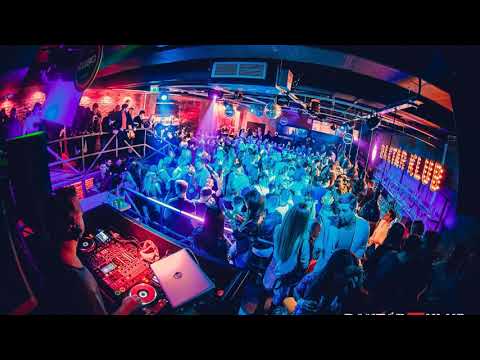 Menesix - Gyal Of The Town [ToroLoco]