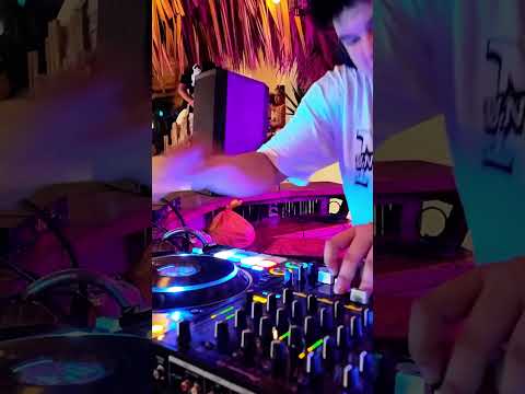 This is El Tunco at Midnight 🕛 #depelicula #travelvlog #cinematografico #documental #elsalvador