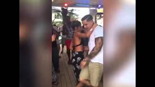 Pareja bailando Buju Banton