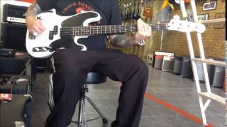 Video thumbnail for Baixo Squier Mike Dirnt P BASS Arctic White by Good Music Instrumentos Musicais