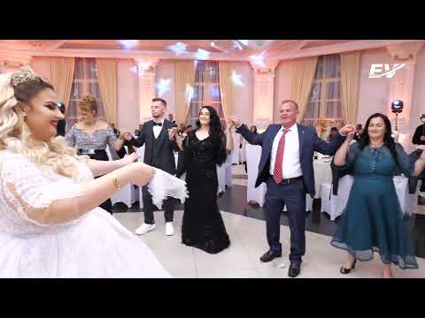 Familja Muha hap dasmen ne Durres, Dajo ne valle ,Ndizet Atmosfera