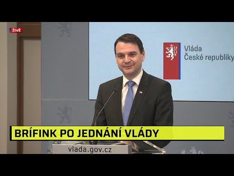 Macinka: Pavel se do Mnichova vydá. Já pojedu bez něj, v autě se spalovacím motorem