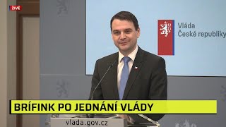 Macinka: Pavel se do Mnichova vydá. Já pojedu bez něj, v autě se spalovacím motorem