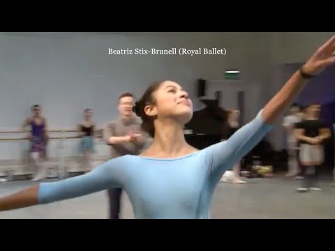 Beatriz Stix-Brunell (Royal Ballet) accidentally dances solo at Center Work (World Ballet Day)