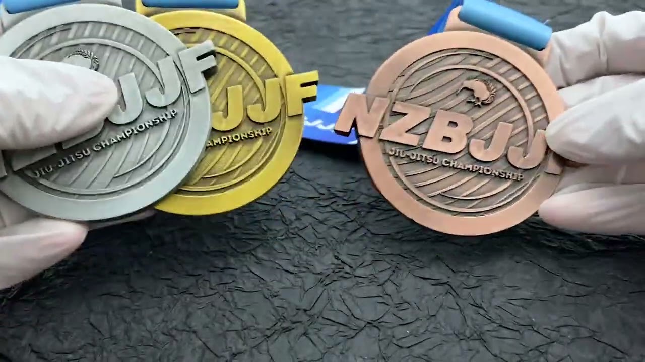 1344 - Ancient Gold Silver Green Bronze NZBJJF Honor Medal With Bird Elements