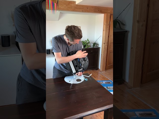 Video teaser per ECOVACS X12 OmniCyclone Test von Florian: leistungsstarker Saugroboter für saubere Böden