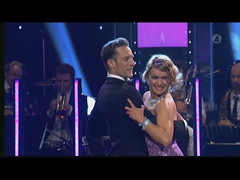 Claudia Galli och Tobias Wallin - quickstep - Let’s Dance (TV4)