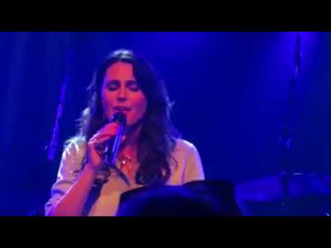 Sharon den Adel - "In And Out Of Love" live acoustic version, Brasil