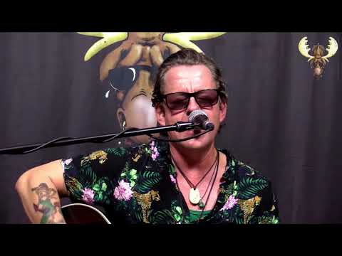 Ian Siegal - Cigarettes and Wine - Live at Bluesmoose Radio (acoustic)