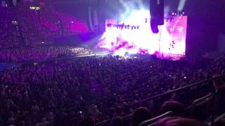 Erkläre mir die Liebe - Philipp Poisel live concert at Olympiahalle Munich Germany 2017