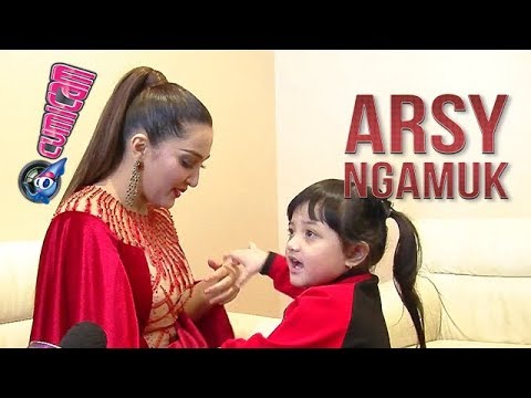 Ashanty Rebut Mic Arsy yang Tengah Nyanyi, Arsy Ngamuk - Cumicam 18 Oktober 2017