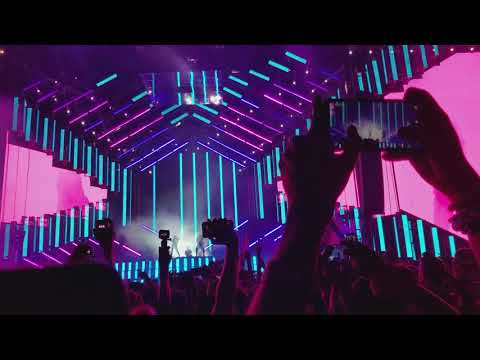 Ultra Miami 2018 David Guetta with Sean Paul and Becky G - Mad Love