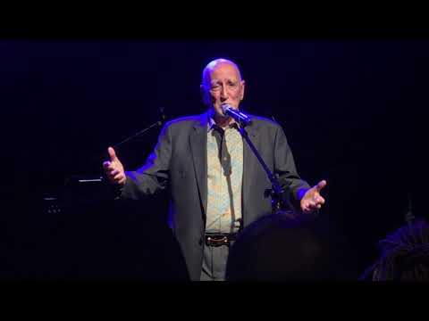 Dominic Chianese pays tribute to James Gandolfini at SopranosCon