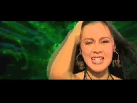 BIARKANLAH  "  NILAVIA ANGGITA "