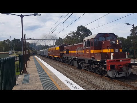 4702/4204 Transferring the Blue Zephyr passenger carriages
