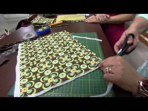 Mulher.com - 12/08/2015 - Necessaire‬ de bolsa em patch - Maria Elisa Fumache PT1