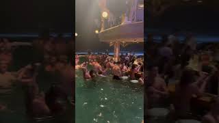 Download lagu BIGGEST pool party #shorts #poolparty #bali #music #beachclubbali #beach #travel mp3