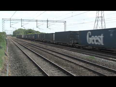 66301 on 4S44, 12:18, Daventry - Coatbridge intermodal