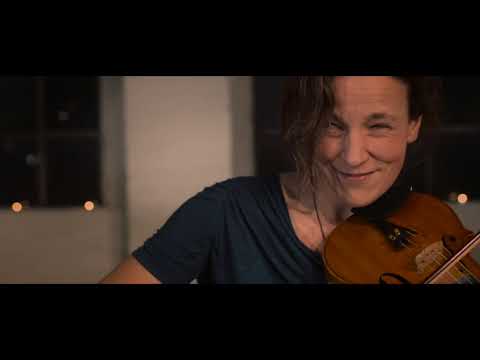 LARÚN: Willie's [Official video]