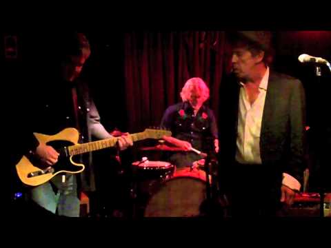 Dennis Brennan at The Lizard Lounge-Mixed-Up, Shook-Up Girl