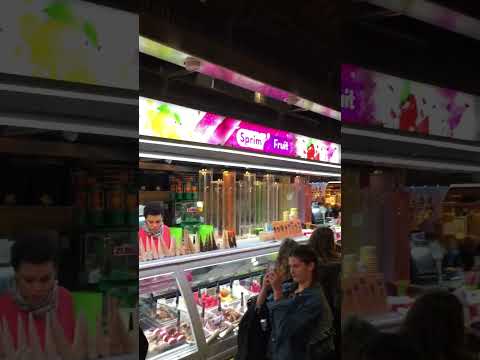 La Rambla #barcelona #spain #larambla #market #europe #travelvlog #travel #fun #shorts #explore #fun