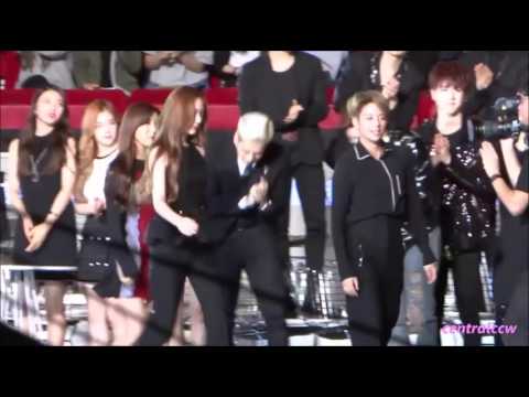 151202-BTS V and f(x) Krystal at MAMA 2015