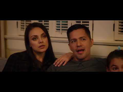 A Bad Moms Christmas - Moms Don't Enjoy They Give Joy (official clip)