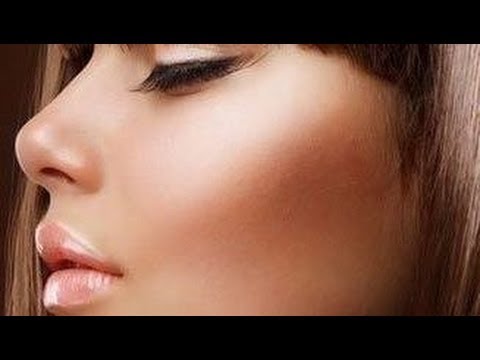 La maschera di decolorazione per pelle con argilla bianca Sbatta fino a rendere cremoso la decolorazione efficace