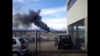 preview picture of video 'Incendio in area Olivetti Scarmagno (TO) 19/03/2013'