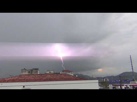 Chuva de Raios em Tubarão: imagens lindas e assustadoras