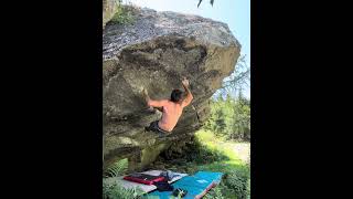 Video thumbnail of Black Traverse, 7B. Göschenen