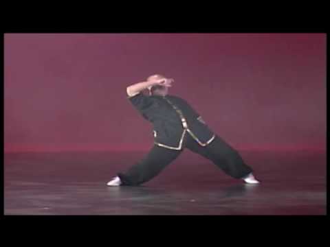 Drunken fist-Sifu Rick Sue performing drunken fist kung fu