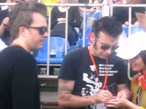 Simon Gallup and Roger O'Donnell from The Cure (MAXIDROM festival, Moscow, 11.06.2012)