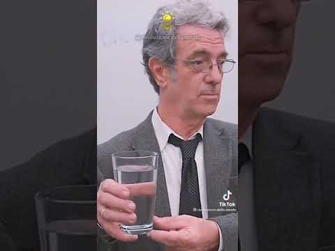 quanto pesa un bicchiere d'acqua.