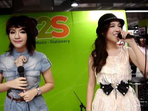 เลิกกี่ครั้งก็ไม่ใช่เรา Nut@B2S Central Ladprao