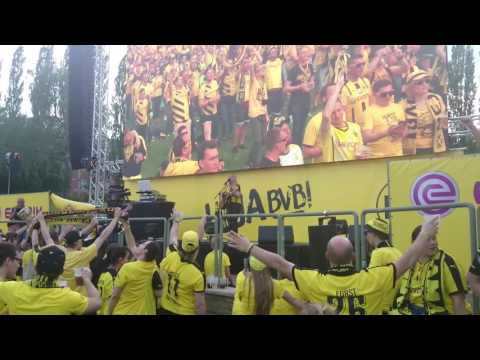 Jo Marie Dominiak - Am Borsigplatz geboren live @ BVB public viewing Sommergarten 2016
