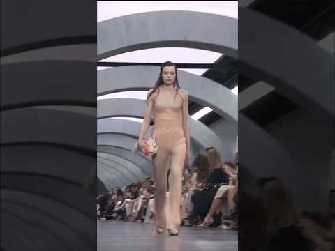 Louise Robert walking for Fendi FW22 #fendi #model #viral #shorts